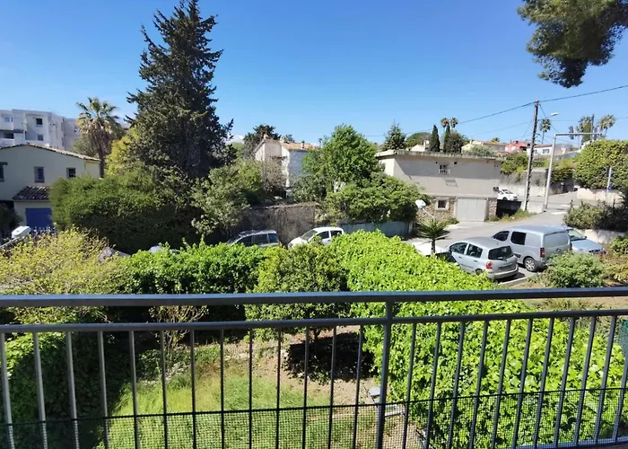 2p 50m2 With Ac & Free Parking & 2 Balconies דירה אנטיב