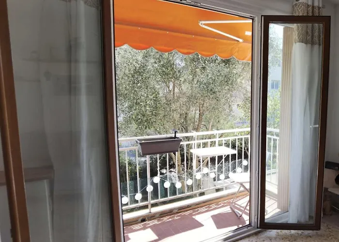 2p 50m2 With Ac & Free Parking & 2 Balconies דירה אנטיב