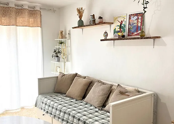 2p 50m2 With Ac & Free Parking & 2 Balconies * אנטיב