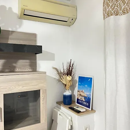 2p 50m2 With Ac & Free Parking & 2 Balconies Apartment *