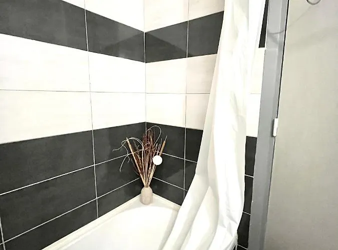 شقة 2p 50m2 With Ac & Free Parking & 2 Balconies